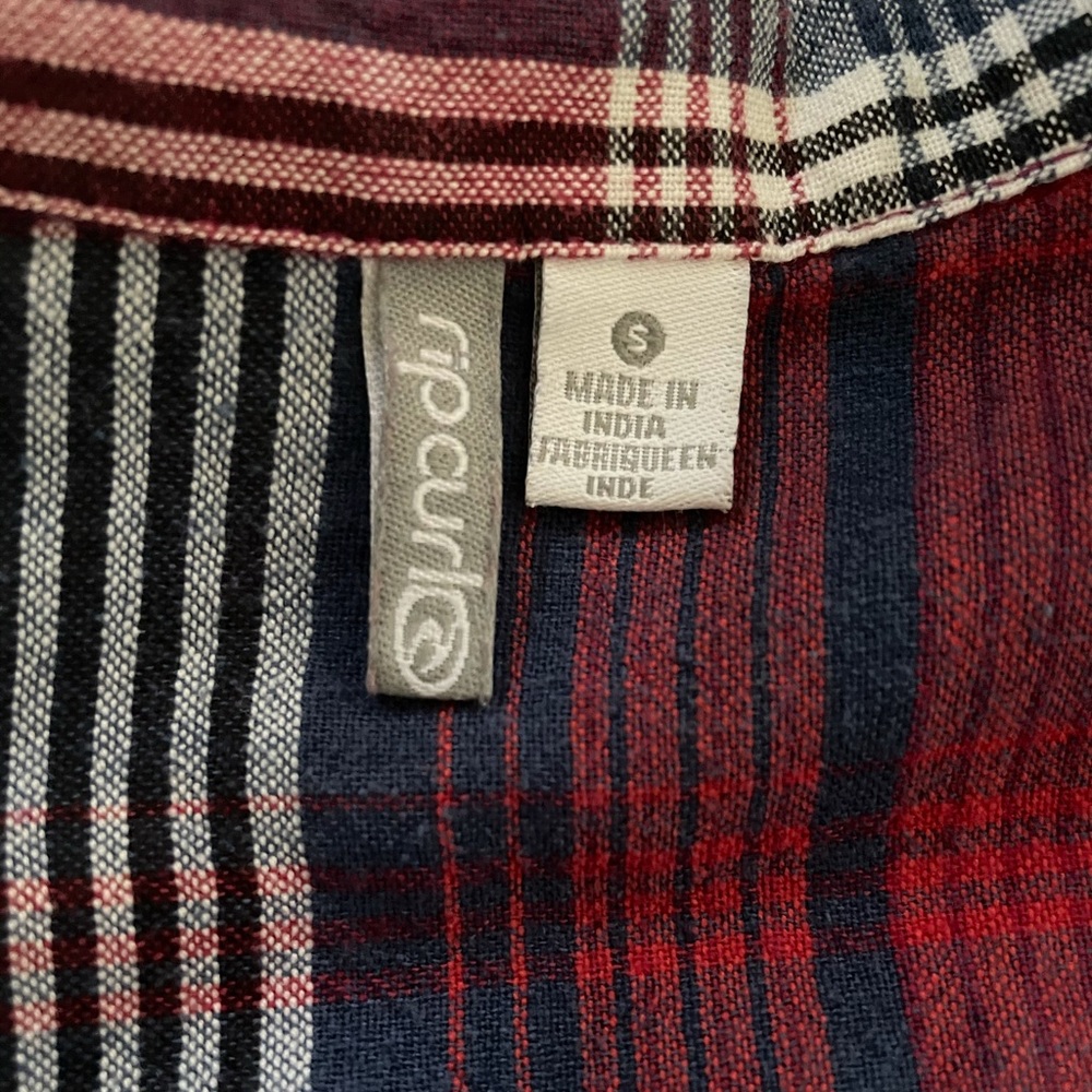 💜 3/25 Ripcurl Women’s Plaid Blouse w Mesh Accent - Picture 2 of 5